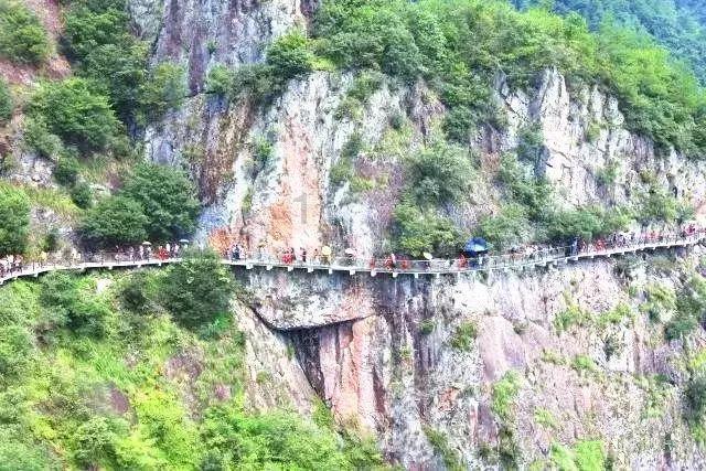废弃洞穴逃生